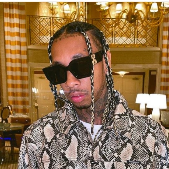 *NWT* OFF-WHITE CATALINA SUNGLASSES IN BLACK, SOLD OUT IN ALL STORES! - Picture 13 of 13